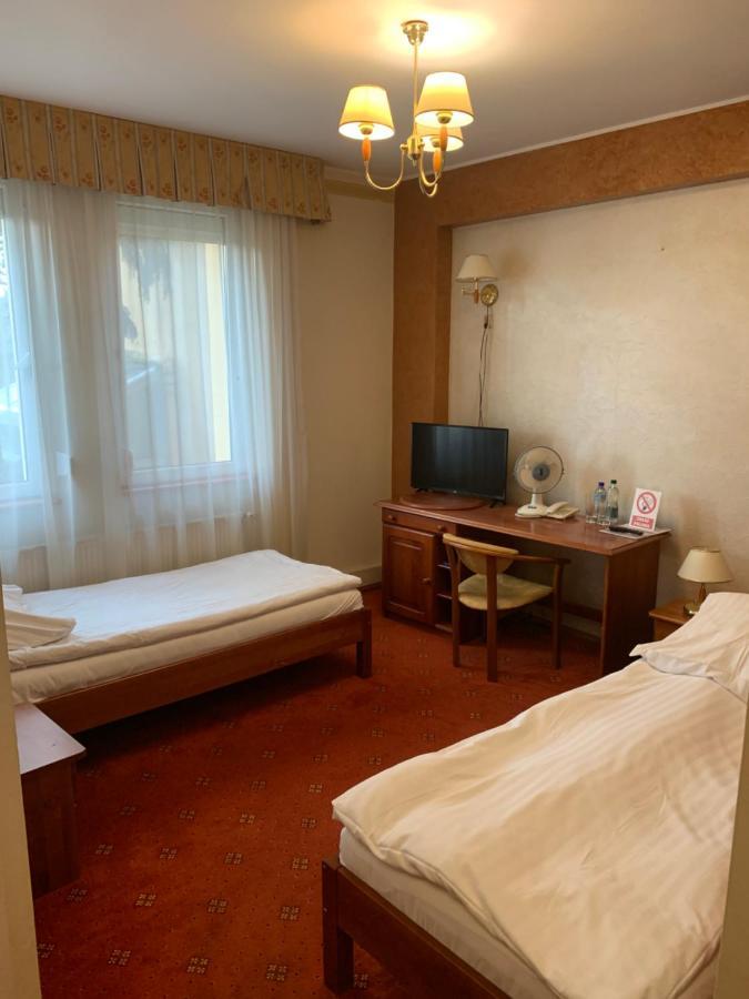 Hotel Diament I Brylant Rawicz Exterior foto