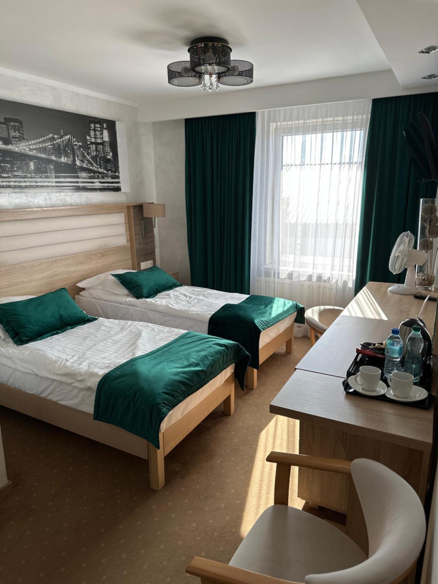 Hotel Diament I Brylant Rawicz Exterior foto