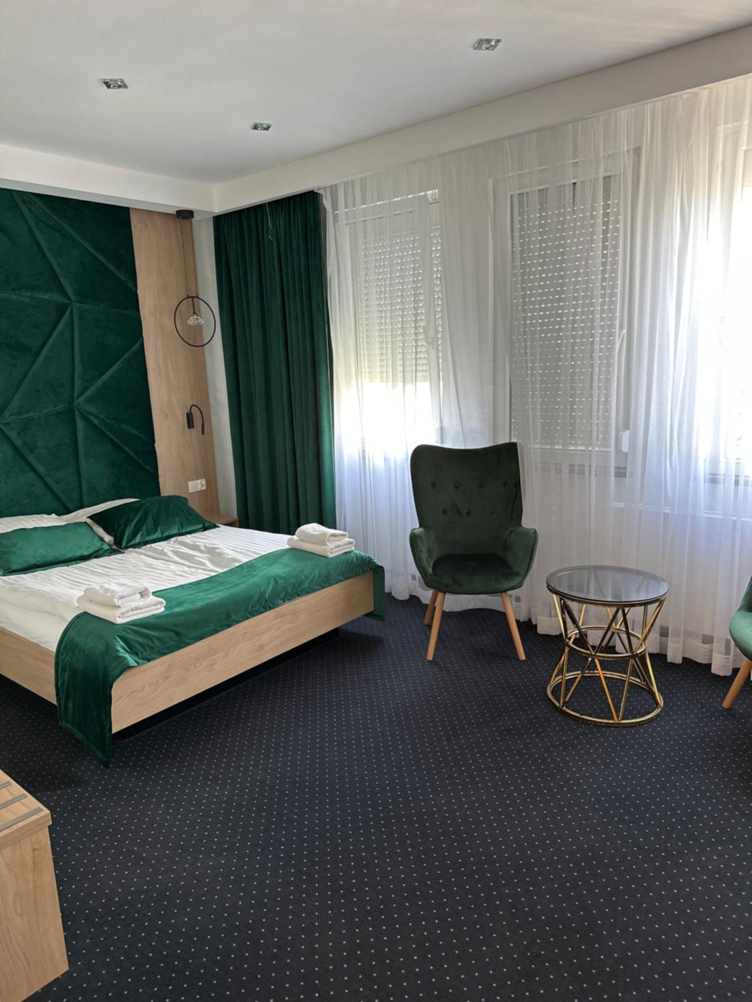 Hotel Diament I Brylant Rawicz Exterior foto