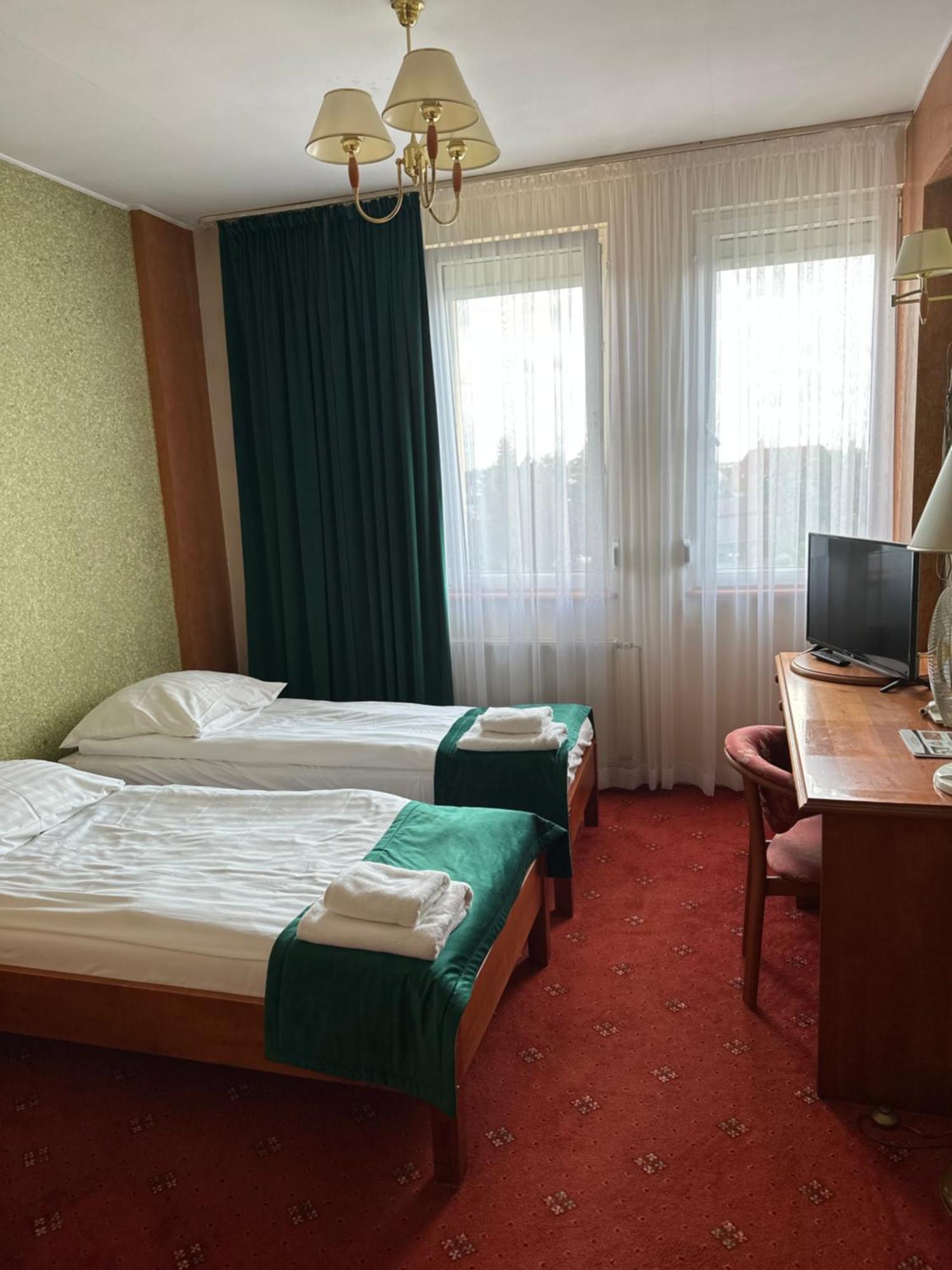 Hotel Diament I Brylant Rawicz Exterior foto